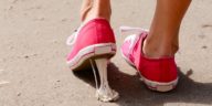 Come togliere il chewingum dalla scarpa