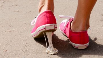 Come togliere il chewingum dalla scarpa